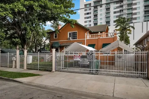 1033 NW 6th Street Miami FL 33136