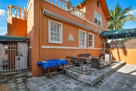 1033 NW 6th Street Miami FL 33136
