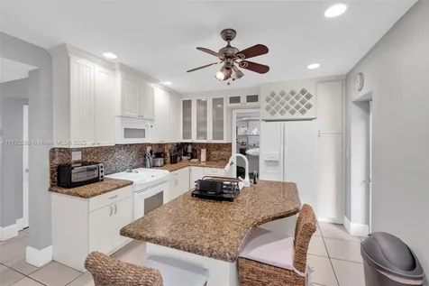1033 NW 6th Street Miami FL 33136