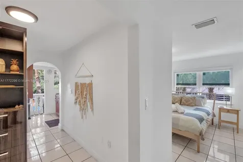 1033 NW 6th Street Miami FL 33136