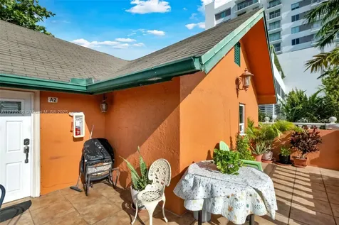 1033 NW 6th Street Miami FL 33136