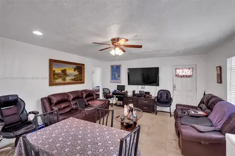 1033 NW 6th Street Miami FL 33136