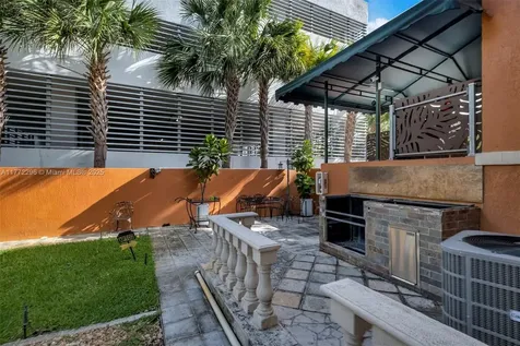1033 NW 6th Street Miami FL 33136