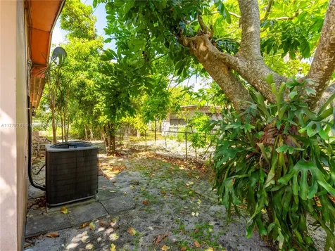 1081 NE 160th Terrace North Miami Beach FL 33162