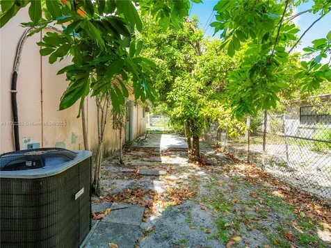 1081 NE 160th Terrace North Miami Beach FL 33162