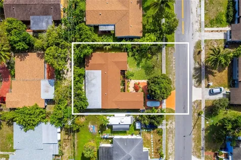 1081 NE 160th Terrace North Miami Beach FL 33162