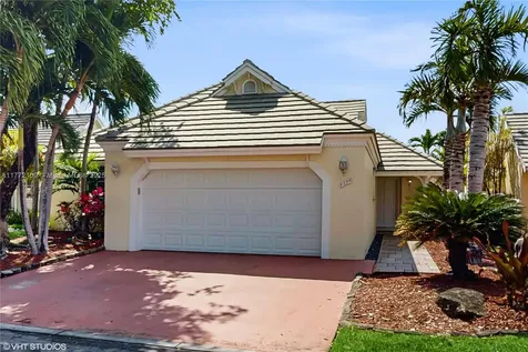9942 NW 49th Terrace Doral FL 33178