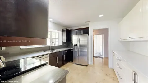 9942 NW 49th Terrace Doral FL 33178