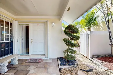 9942 NW 49th Terrace Doral FL 33178