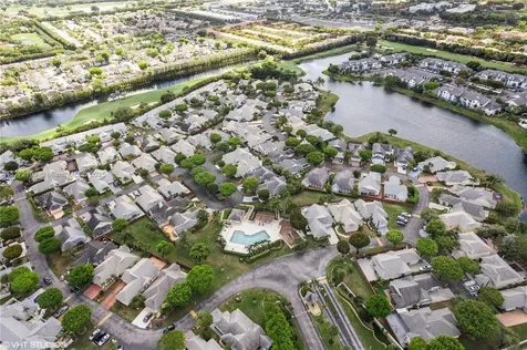 9942 NW 49th Terrace Doral FL 33178