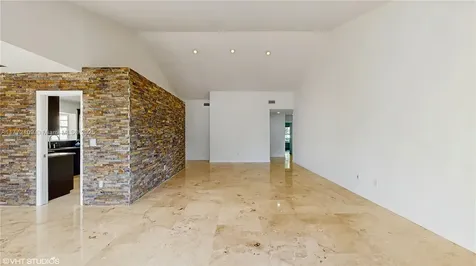 9942 NW 49th Terrace Doral FL 33178