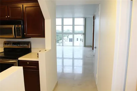 1228 West Avenue Miami Beach FL 33139