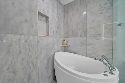 3031 NE 25th Street Fort Lauderdale FL 33305