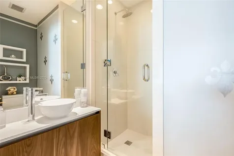 480 NE 31 Street Miami FL 33137