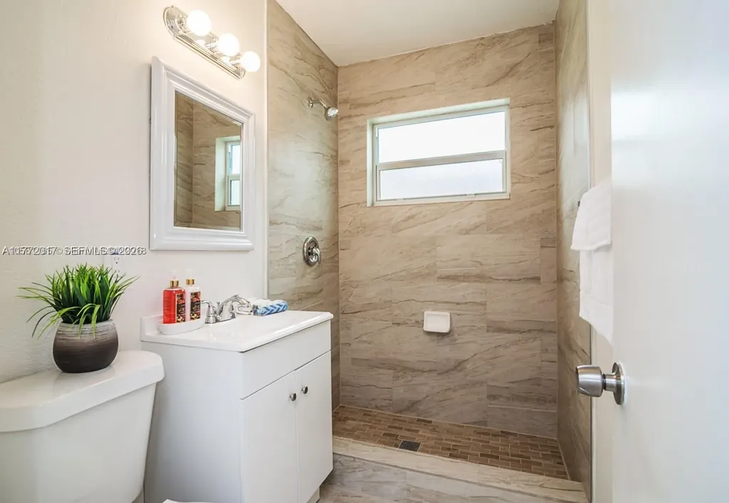 2542 Fillmore Street Hollywood FL 33020