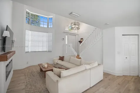 10724 NW 12th Manor Plantation FL 33322