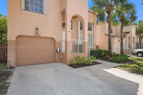 10724 NW 12th Manor Plantation FL 33322
