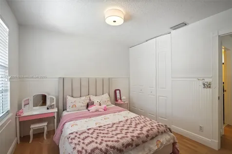 10724 NW 12th Manor Plantation FL 33322