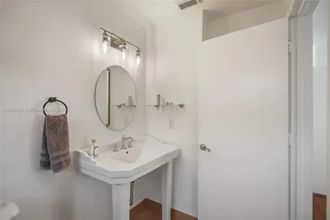 10724 NW 12th Manor Plantation FL 33322