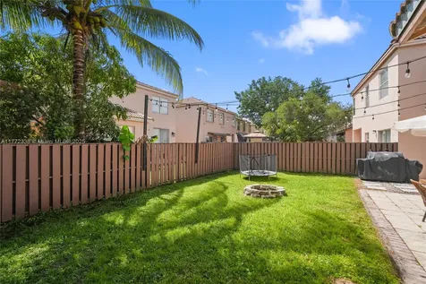 10724 NW 12th Manor Plantation FL 33322