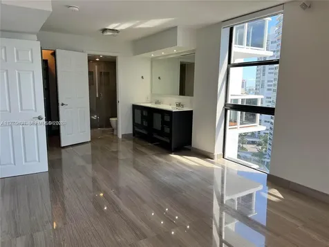 20505 E Country Club Drive Aventura FL 33180