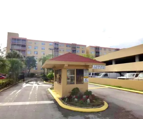 17890 W Dixie Highway North Miami Beach FL 33160