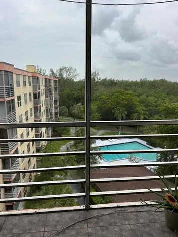 17890 W Dixie Highway North Miami Beach FL 33160