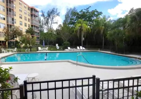 17890 W Dixie Highway North Miami Beach FL 33160