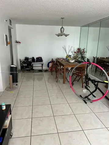 17890 W Dixie Highway North Miami Beach FL 33160