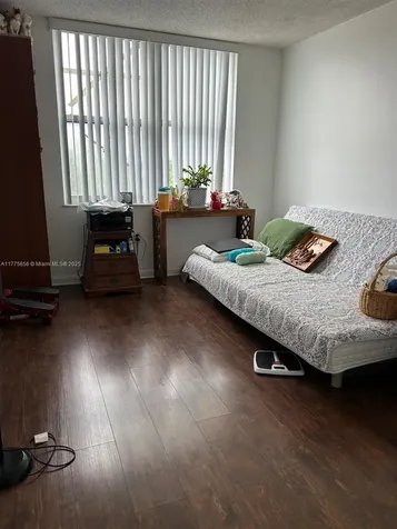17890 W Dixie Highway North Miami Beach FL 33160