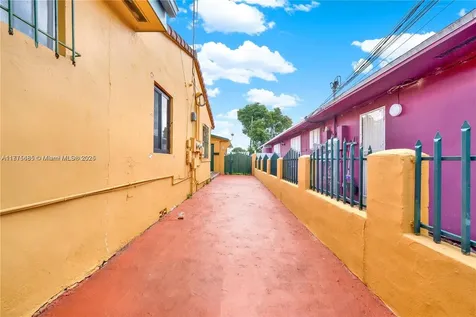 818 NW 34th Avenue Miami FL 33125