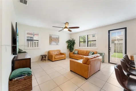 185 SE 34th Place Homestead FL 33033