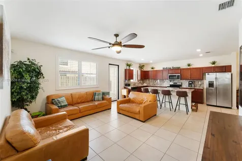 185 SE 34th Place Homestead FL 33033