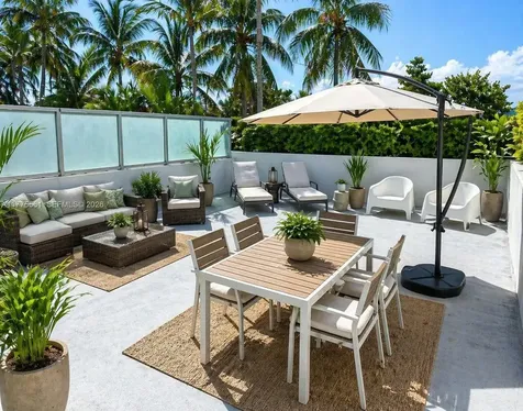 2001 Meridian Avenue Miami Beach FL 33139