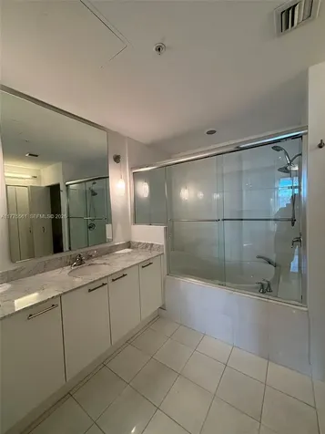 2001 Meridian Avenue Miami Beach FL 33139