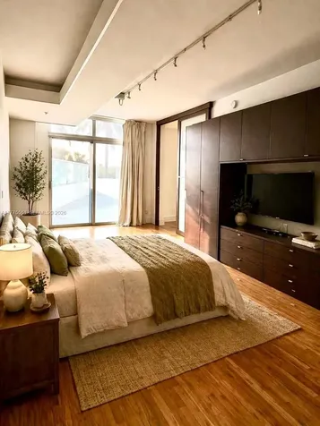 2001 Meridian Avenue Miami Beach FL 33139