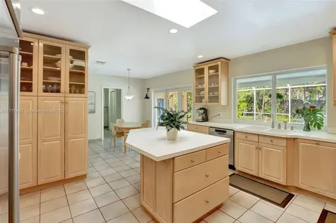 15023 SW 74th Place Palmetto Bay FL 33158