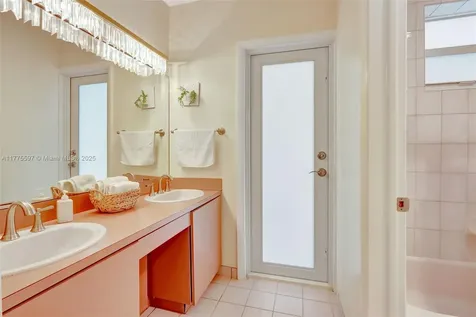 15023 SW 74th Place Palmetto Bay FL 33158