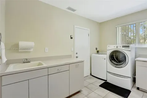 15023 SW 74th Place Palmetto Bay FL 33158