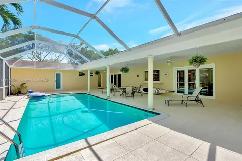 15023 SW 74th Place Palmetto Bay FL 33158