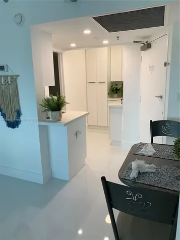 5445 Collins Avenue Miami Beach FL 33140