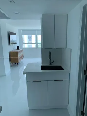 5445 Collins Avenue Miami Beach FL 33140