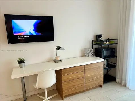 2602 E Hallandale Beach Boulevard Hallandale Beach FL 33009