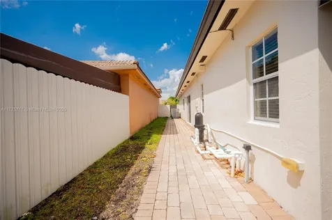 8744 NW 147th Lane Miami Lakes FL 33018