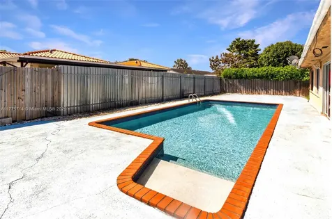 14822 SW 69th Street Miami FL 33193