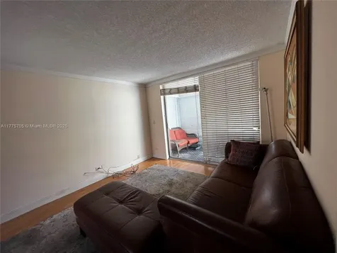 447 NE 195th Street Miami FL 33179