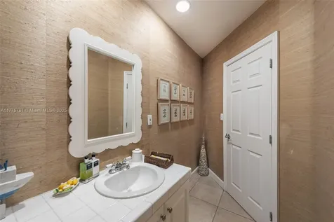 250 Greenwood Drive Key Biscayne FL 33149