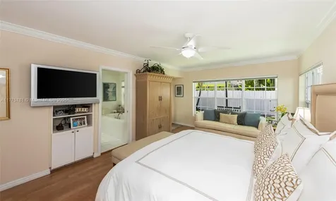 250 Greenwood Drive Key Biscayne FL 33149