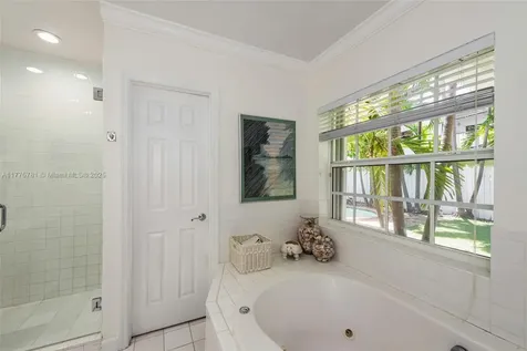 250 Greenwood Drive Key Biscayne FL 33149