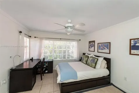 250 Greenwood Drive Key Biscayne FL 33149